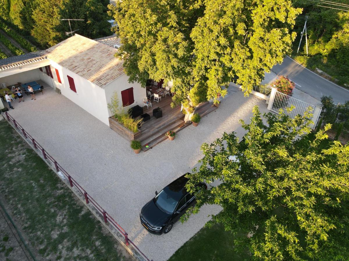 La Bonbonne En Provence Villa Travaillan Exterior photo